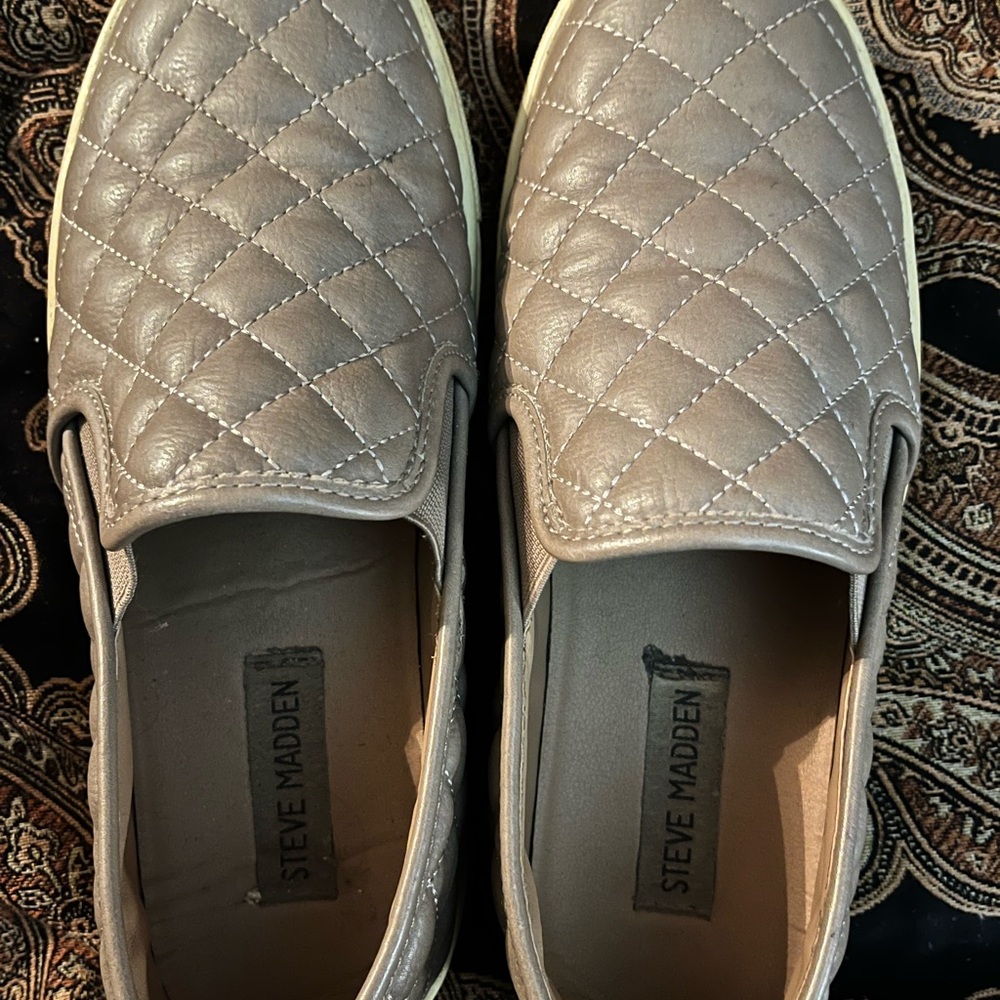 Steve Madden Womens Quilted Slip-On Loafers - Taupe